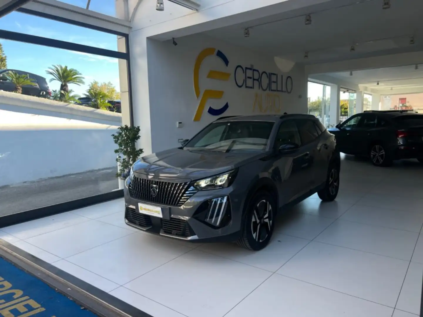 Peugeot 2008 BlueHDi 130 S&S EAT8 Allure tua da €279,00 mensi Grigio - 1