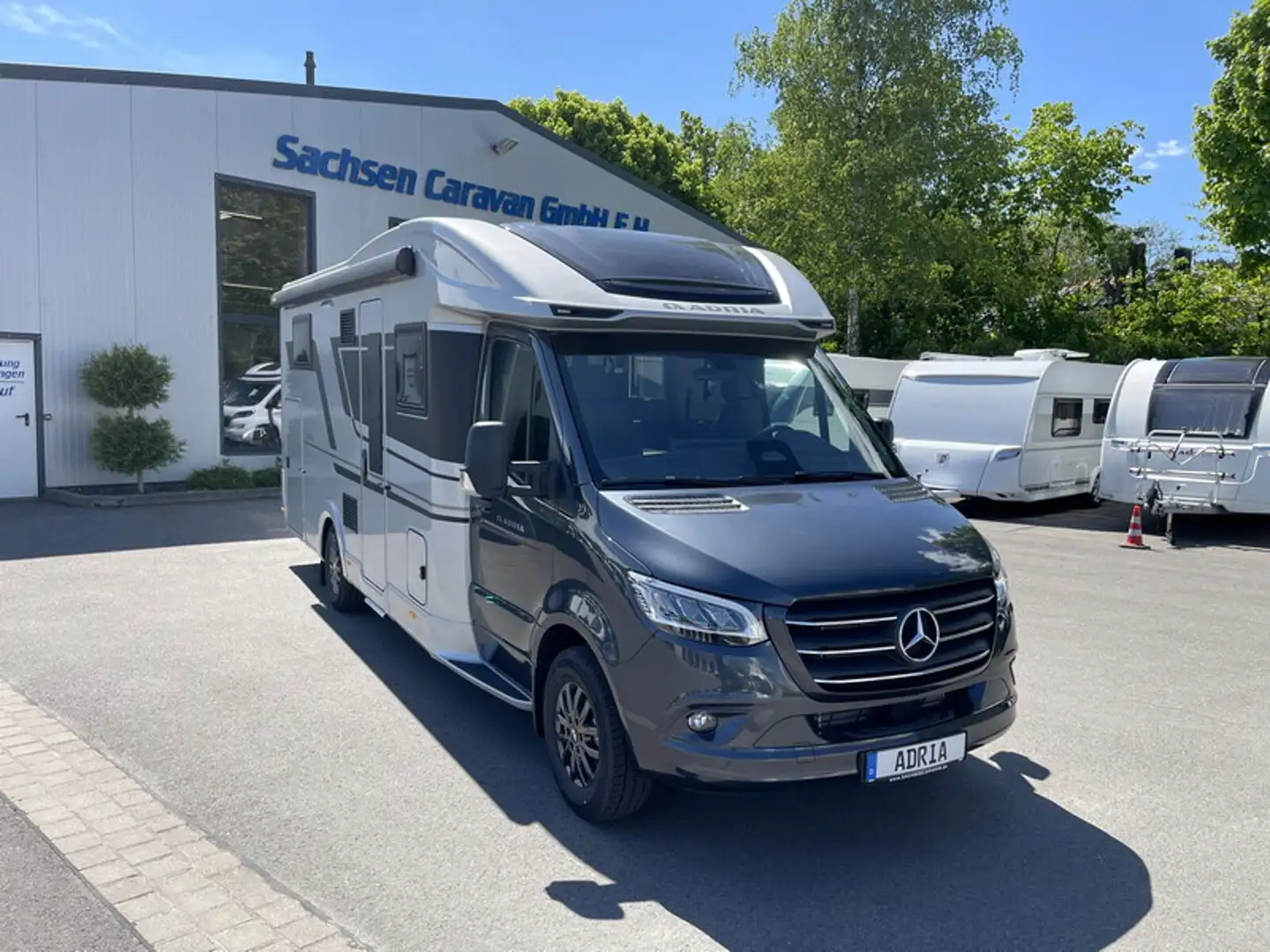 Adria Coral Supreme 670 DL LED*SAFETY Plus*Klima Grau - 1
