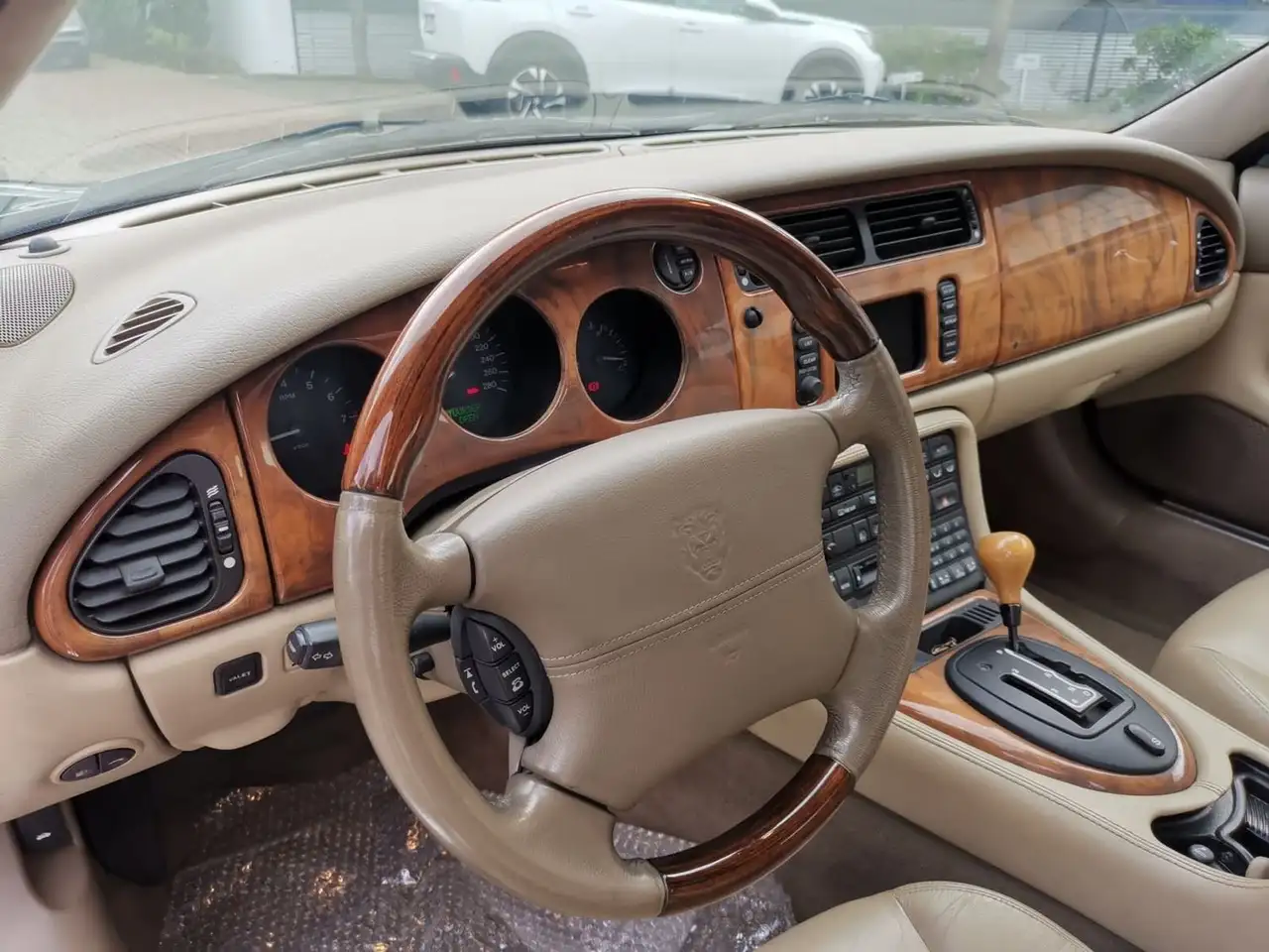 Jaguar XK8 Cabriolet, foto 11