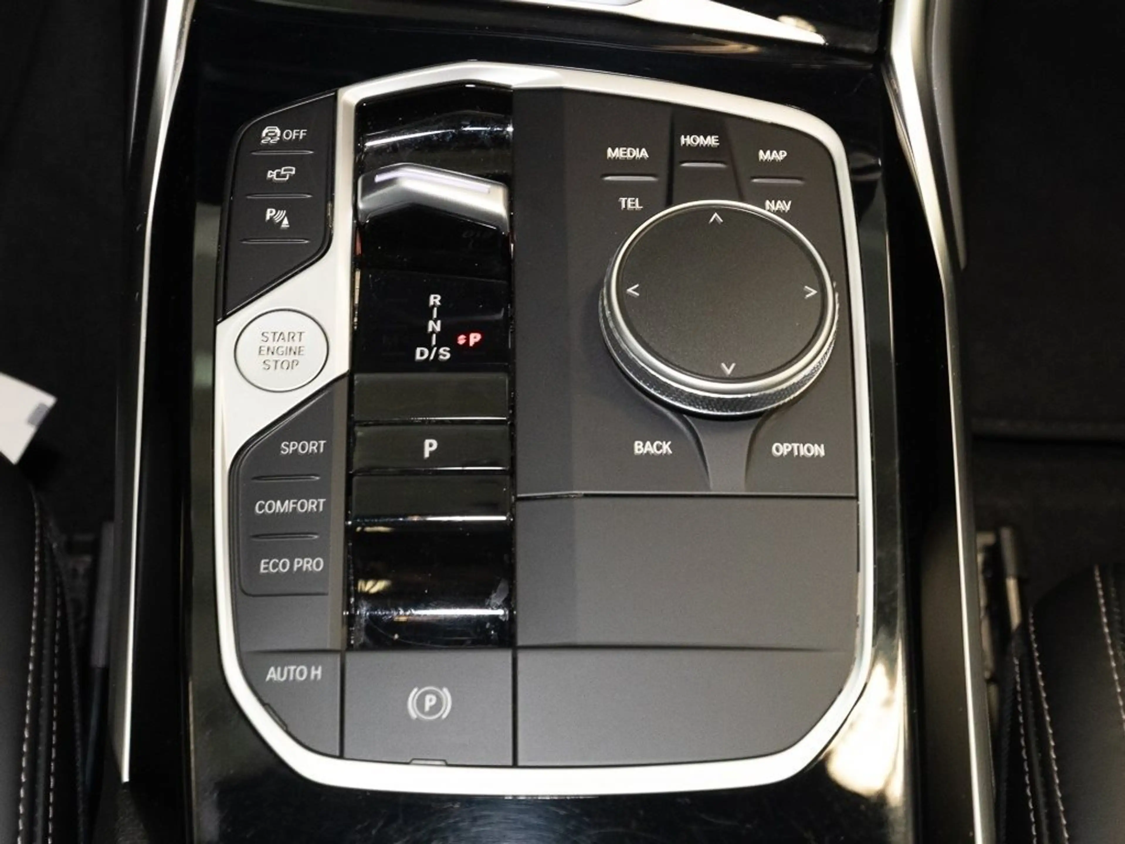 BMW 340 M340i xDrive Touring M Sport HUD PANO ACC AHK — photo 9