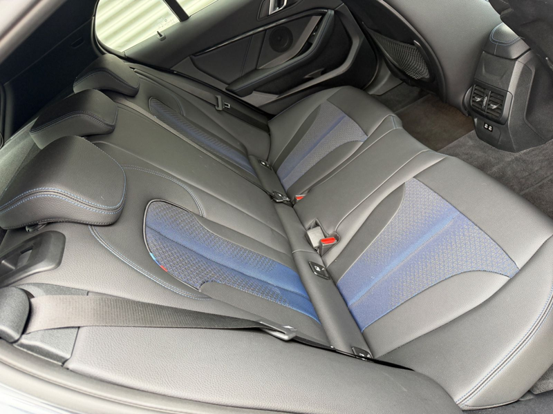 BMW 118 i M Sport AHK LED Teilleder — photo 14