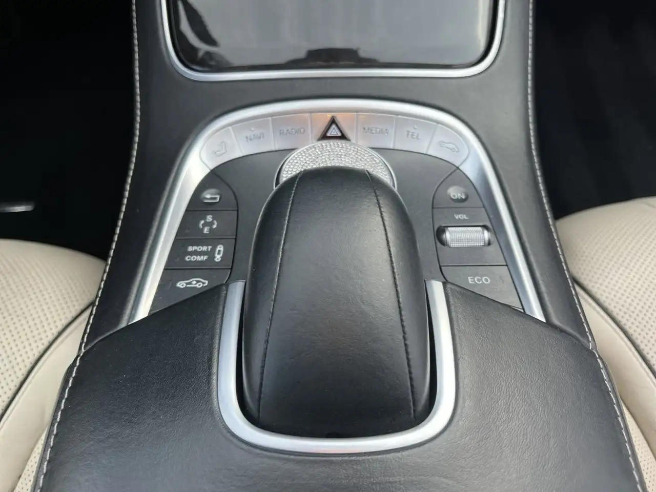 Mercedes-Benz S-Class снимка Mercedes-Benz S-Class