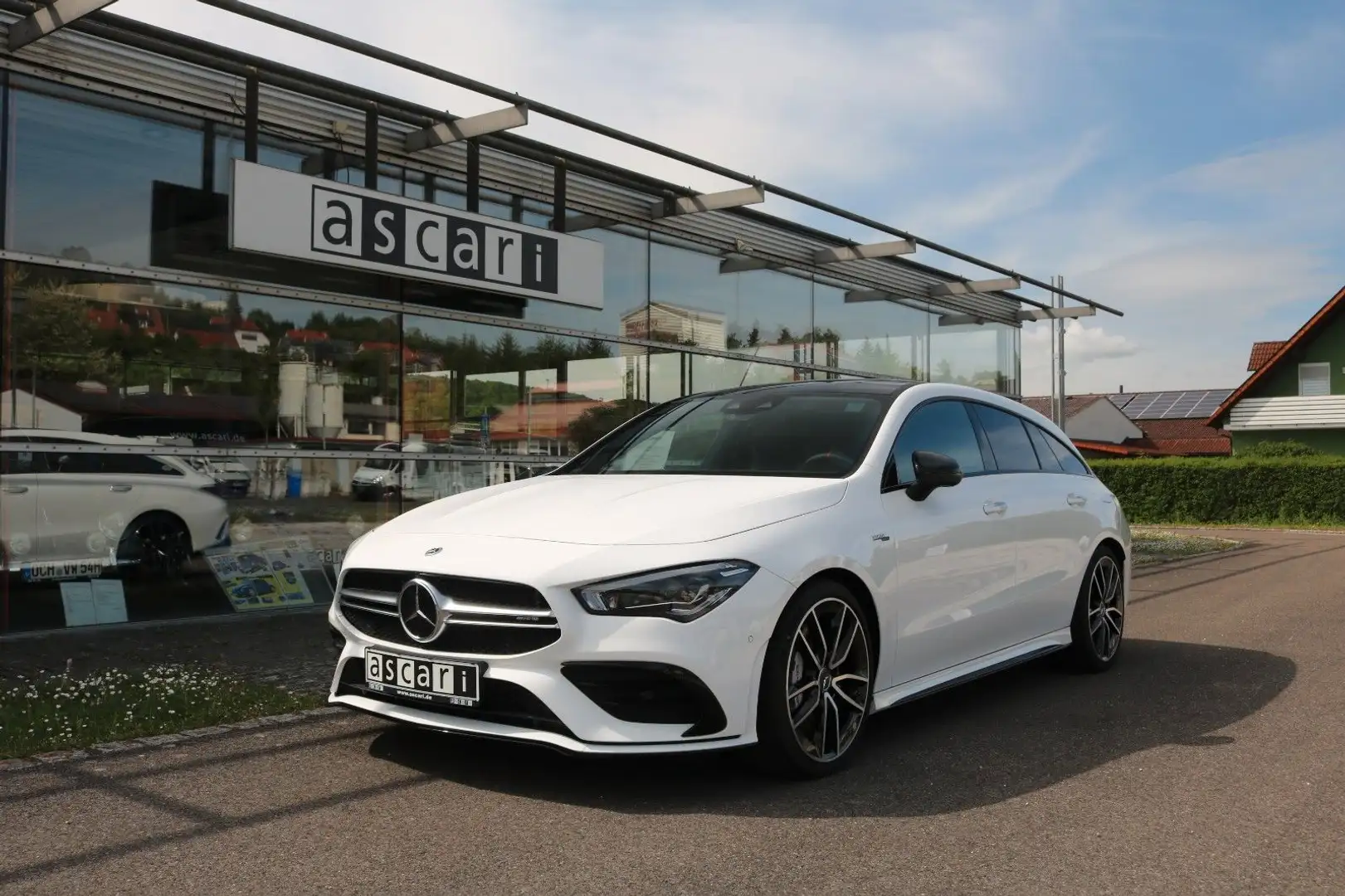 Mercedes-Benz CLA 35 AMG Shooting Brake 4MATIC  80 KM !! Blanc - 1