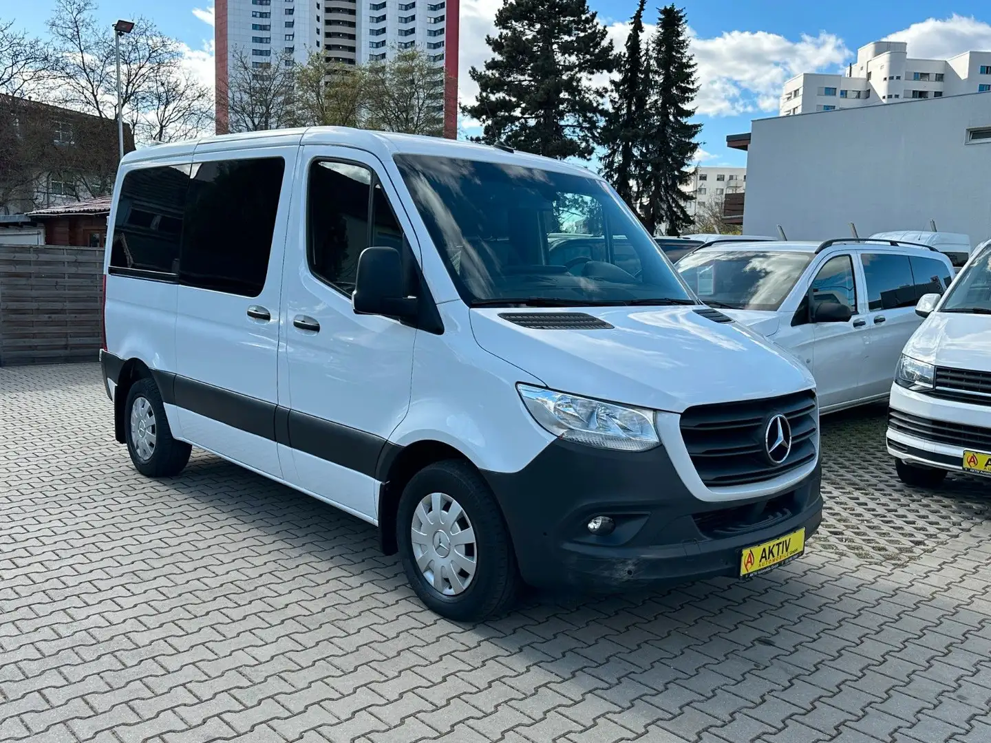 Mercedes-Benz Sprinter III 211 CDI Tourer *9 Sitzer*Motor Neu! Weiß - 1