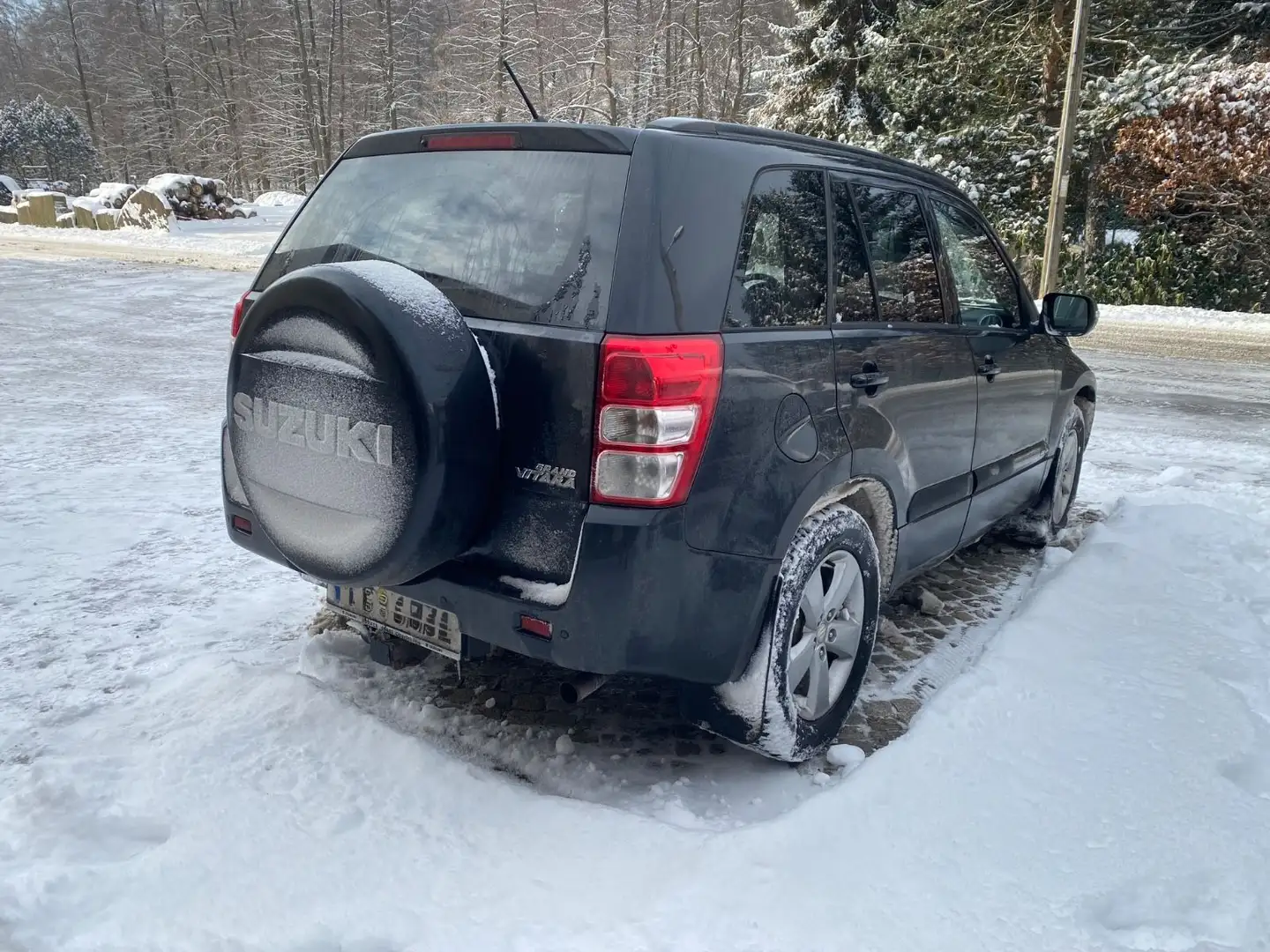 Suzuki Grand Vitara 2.4 VVT Comfort Schwarz - 2
