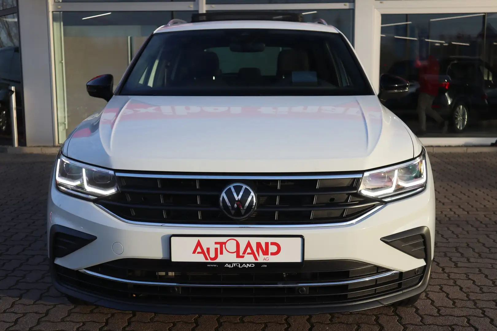 Volkswagen Tiguan 1.4 TSI eHybrid Active LED Navi ACC AHK Weiß - 2