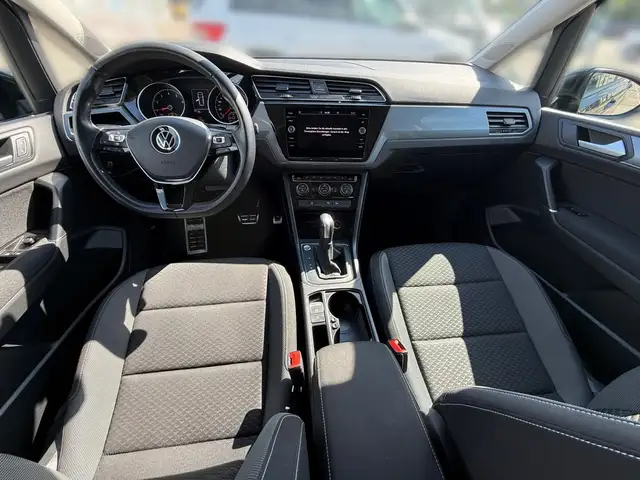 Volkswagen Touran view 8