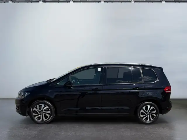 Volkswagen Touran view 3