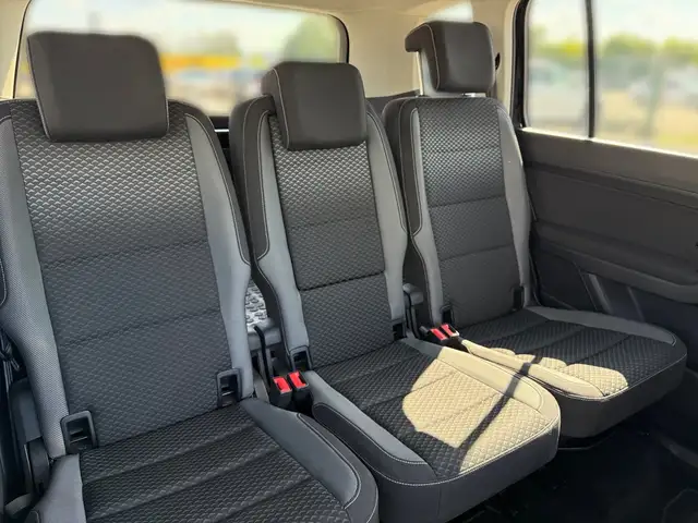 Volkswagen Touran view 11