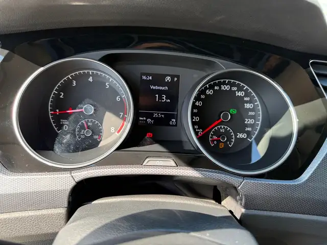 Volkswagen Touran view 12