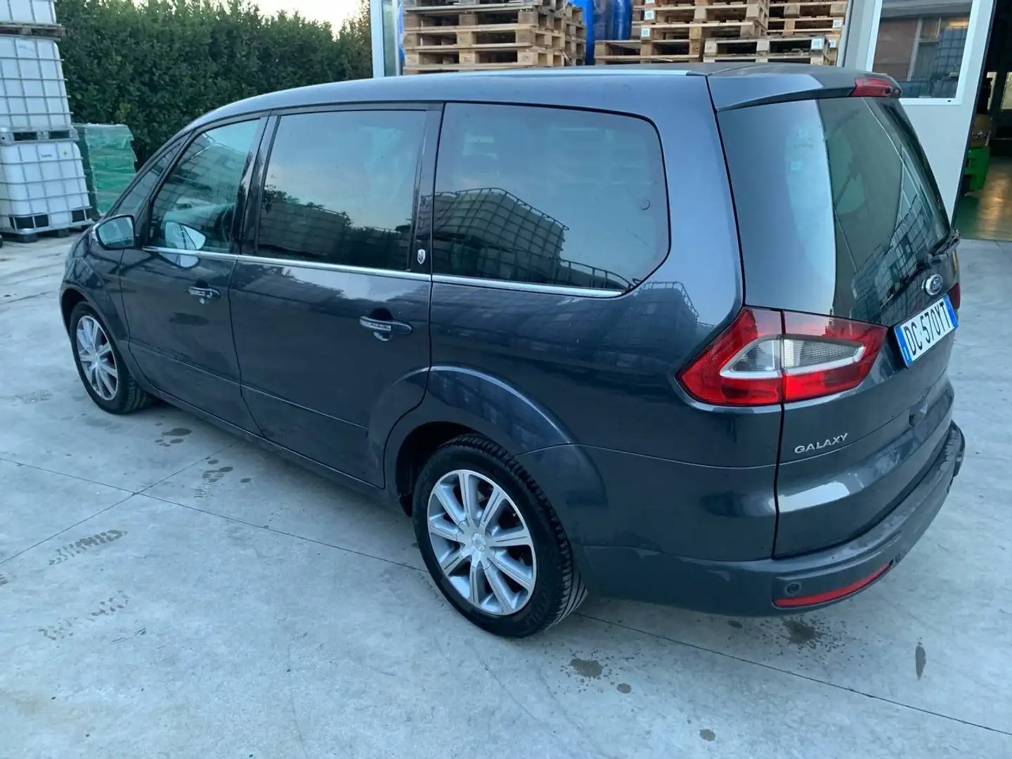 Ford Galaxy Galaxy 2.0 tdci Grijs - 2
