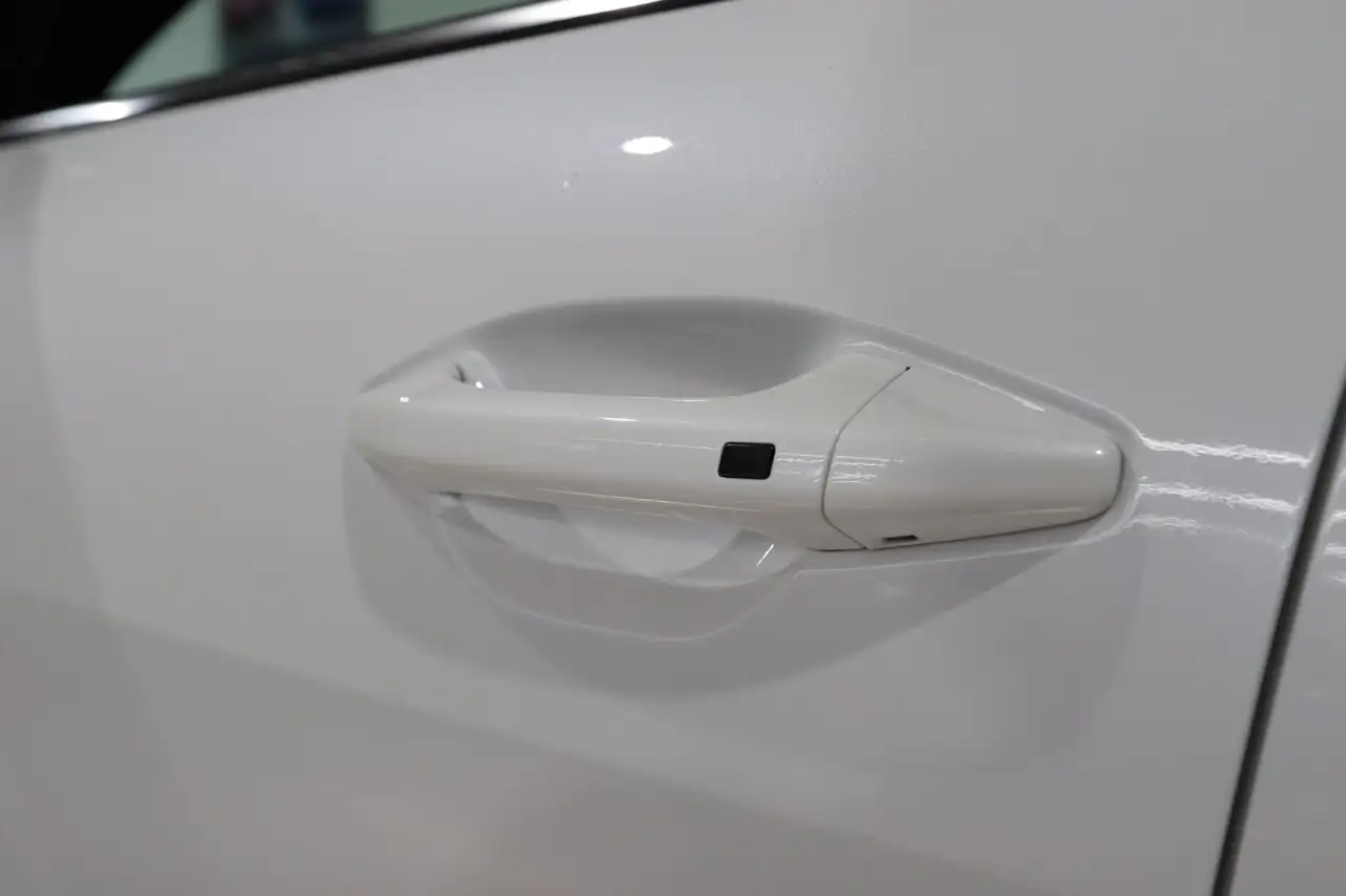 Kia K4 снимка Kia K4