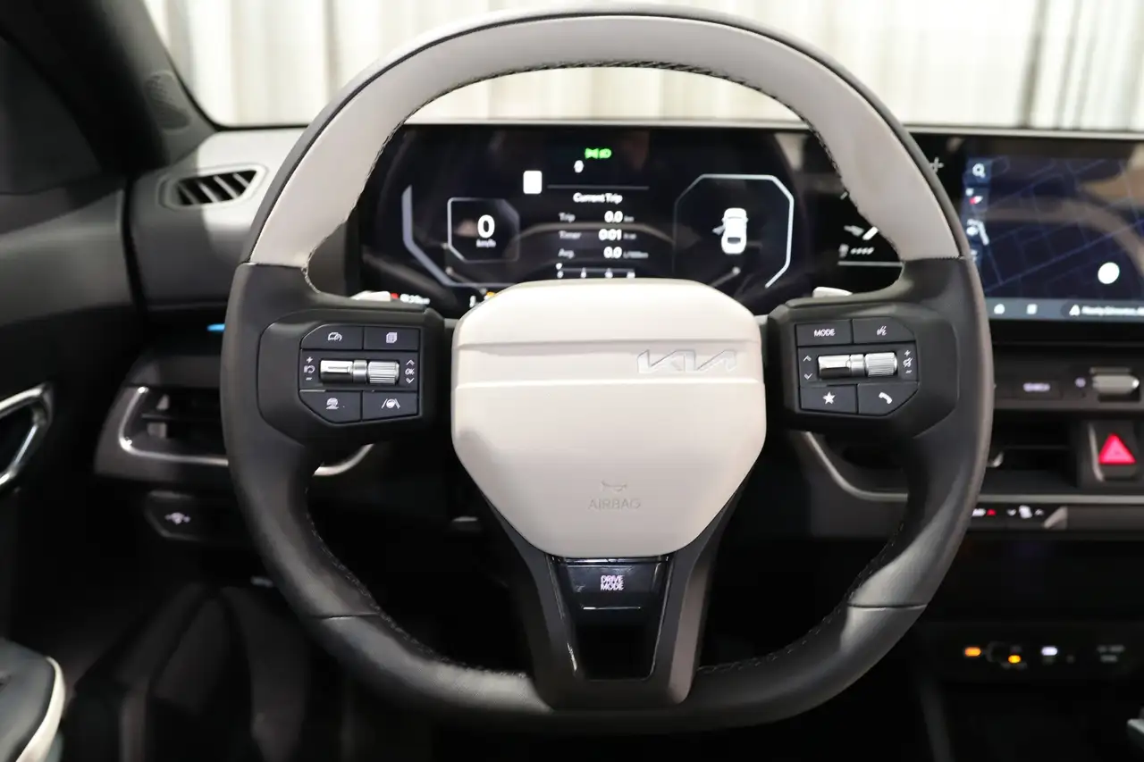 Kia K4 снимка Kia K4