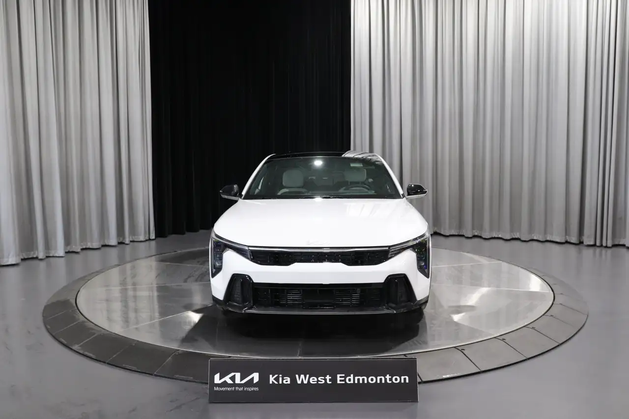 Kia K4 снимка Kia K4