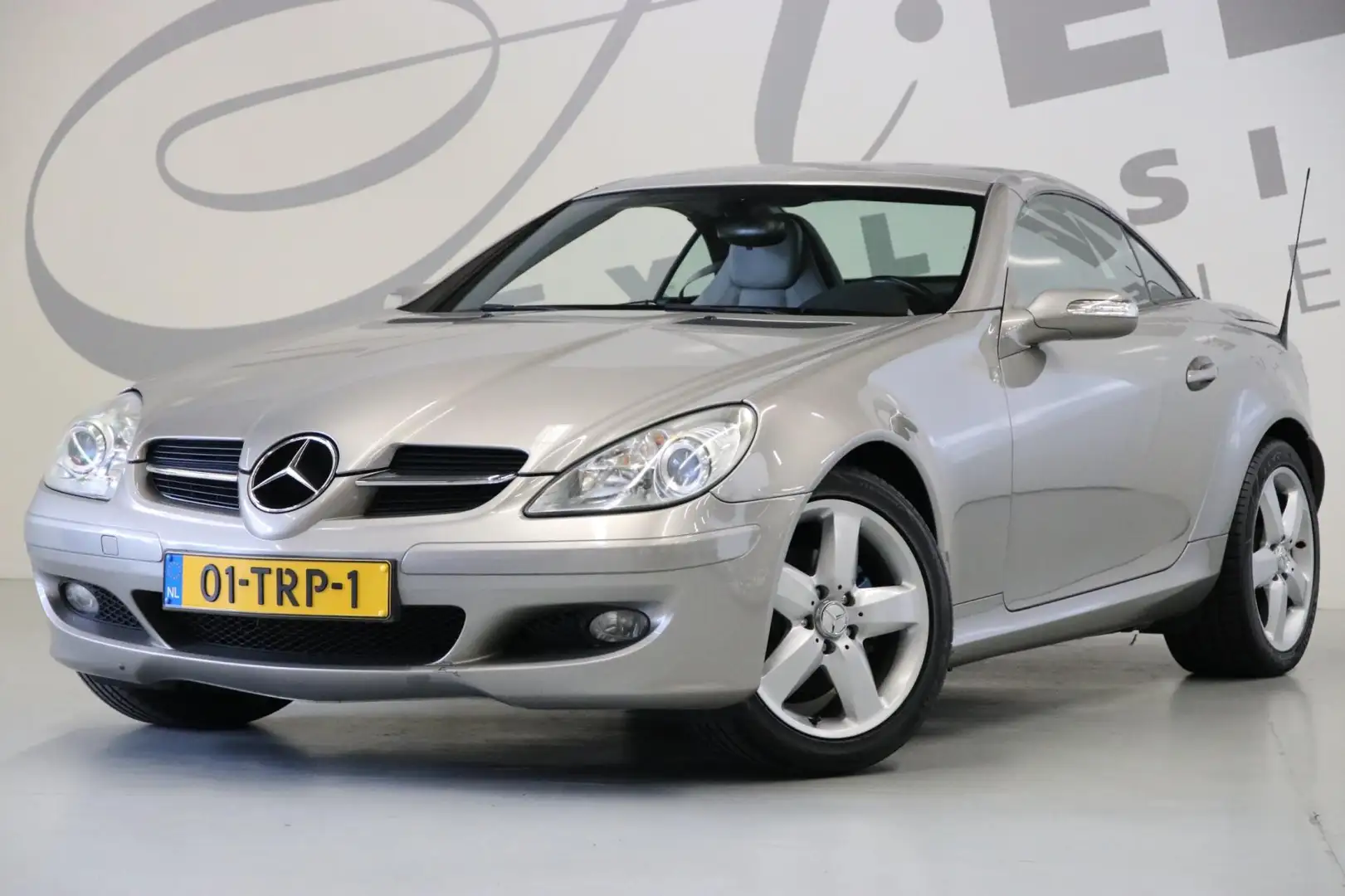 Mercedes-Benz SLK 200 Harman/Kardon Gris - 2