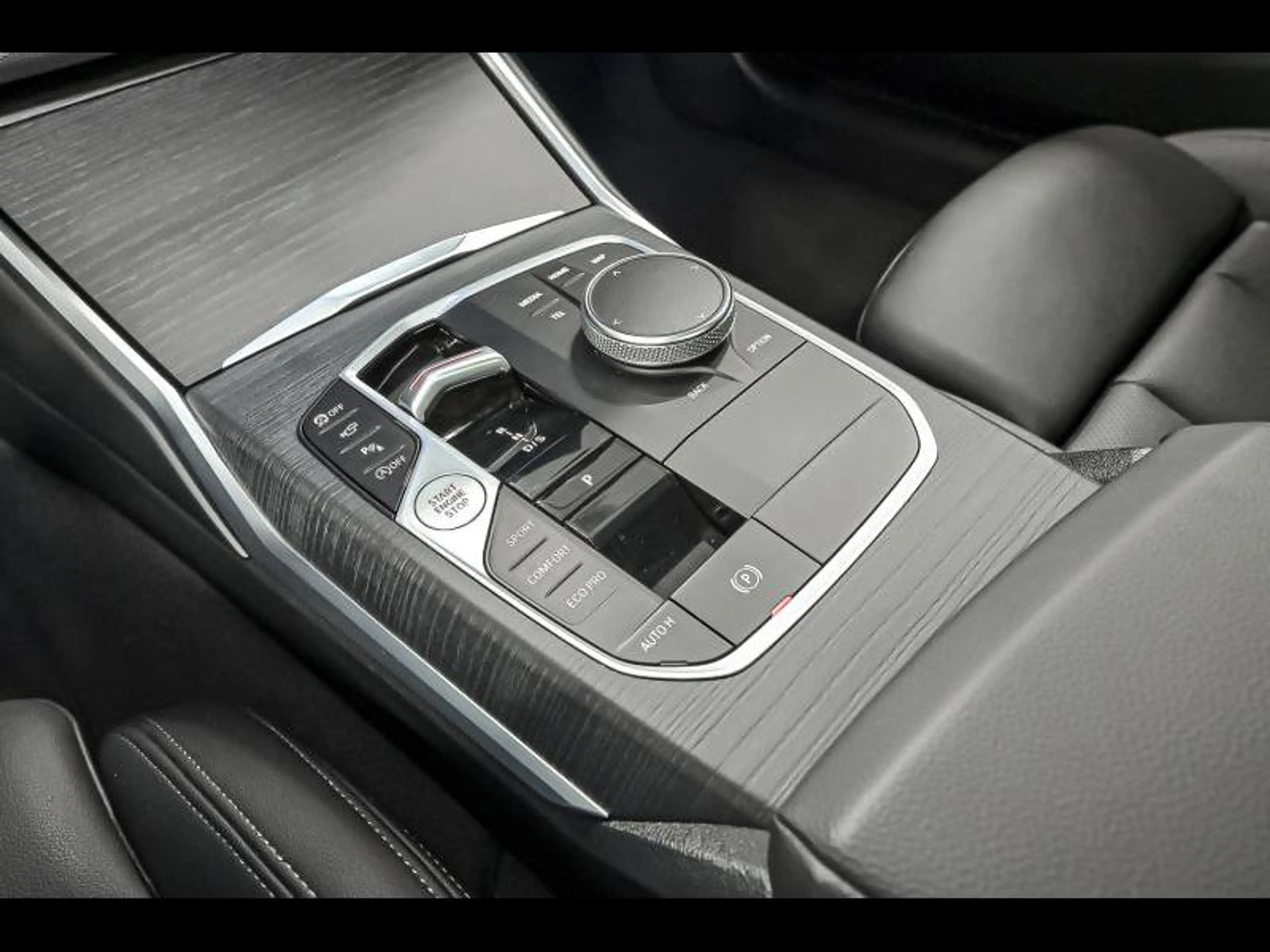 BMW 318 i Touring - Leder / Sportzetels — photo 11