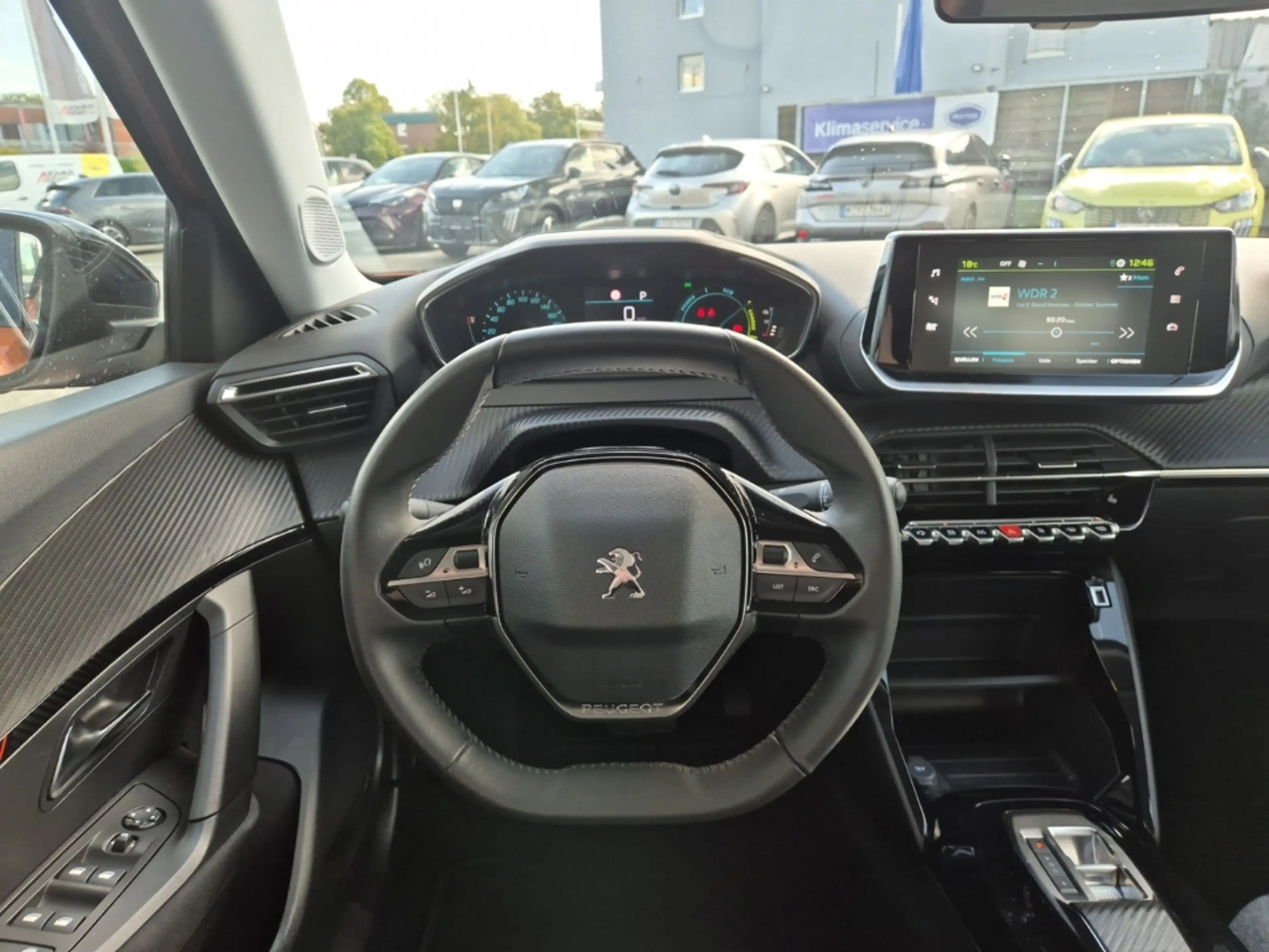 Peugeot 2008 e- Active Klimaautom Fahrerprofil DAB SHZ Spurhalt — photo 15