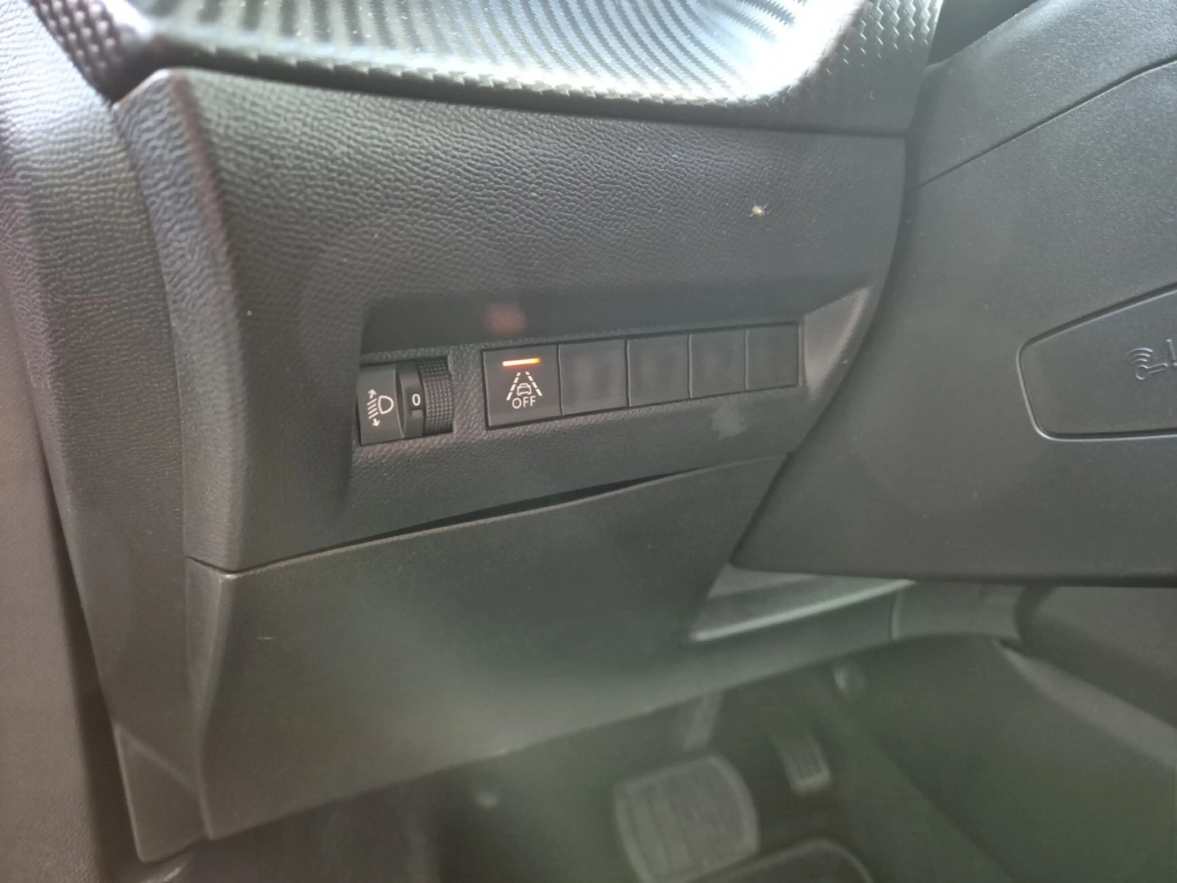 Peugeot 2008 e- Active Klimaautom Fahrerprofil DAB SHZ Spurhalt — photo 24
