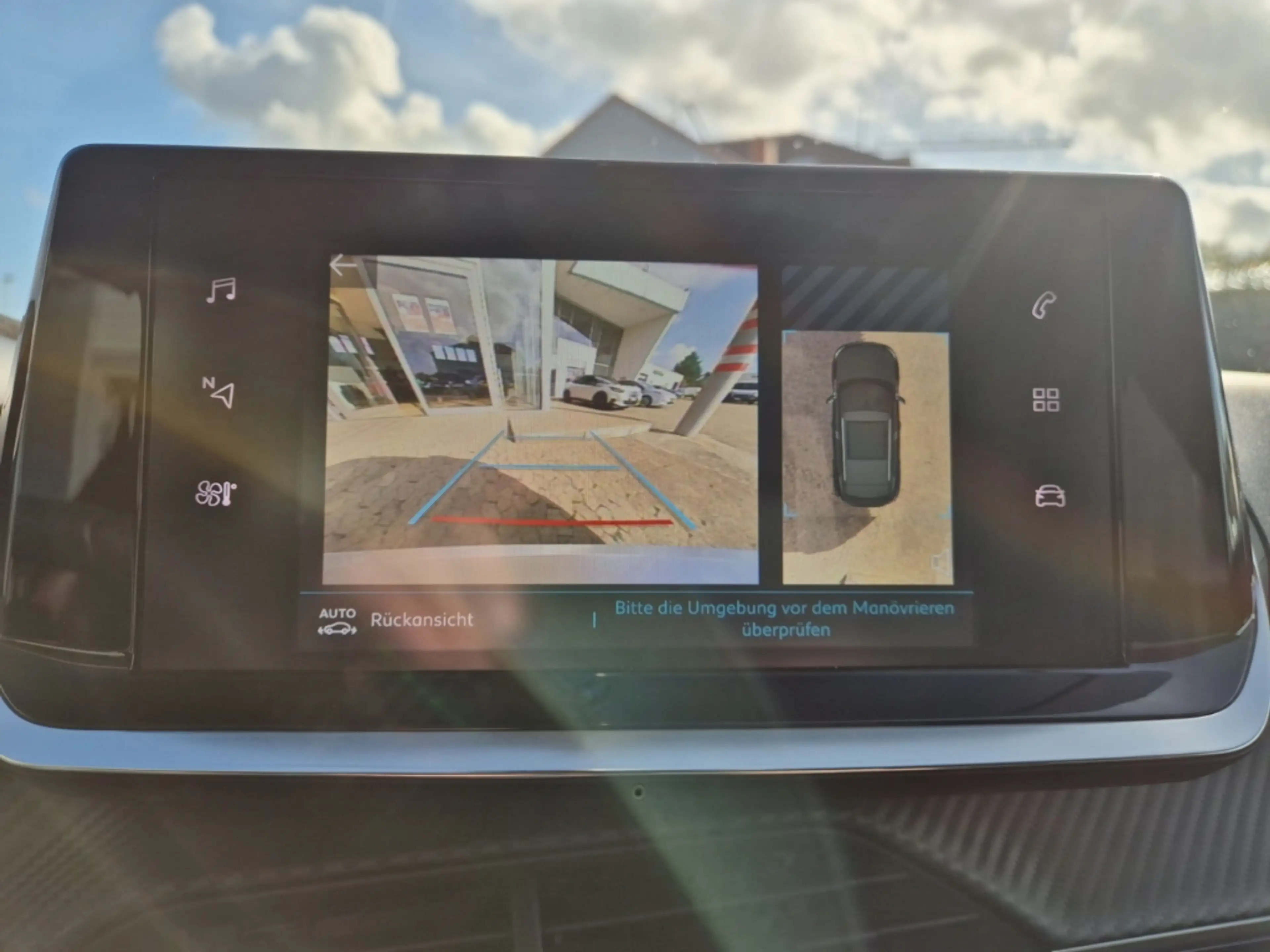Peugeot 2008 e- Active Klimaautom Fahrerprofil DAB SHZ Spurhalt — photo 27
