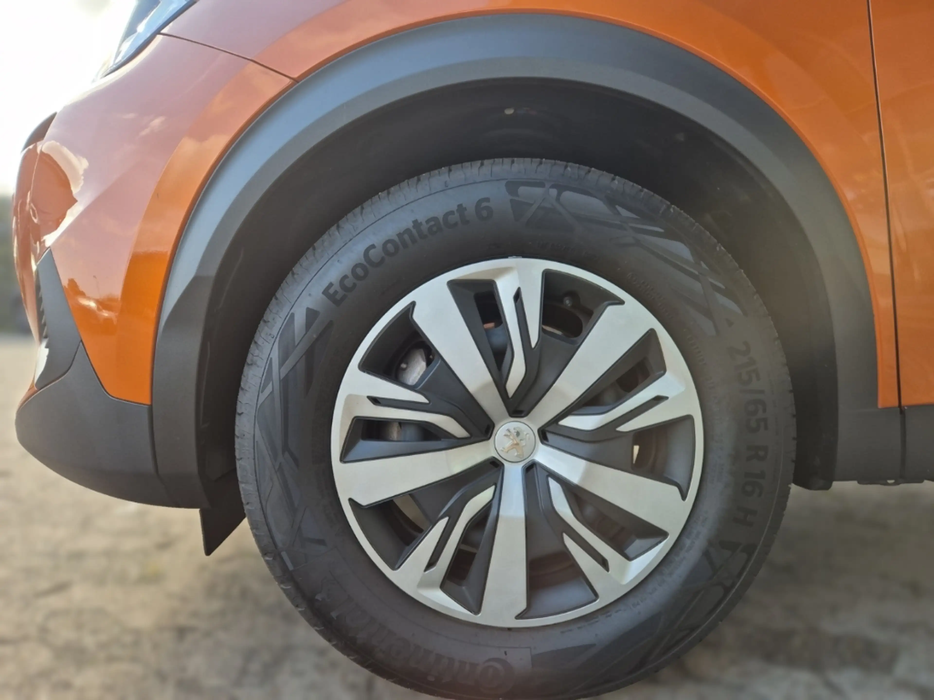 Peugeot 2008 e- Active Klimaautom Fahrerprofil DAB SHZ Spurhalt — photo 8