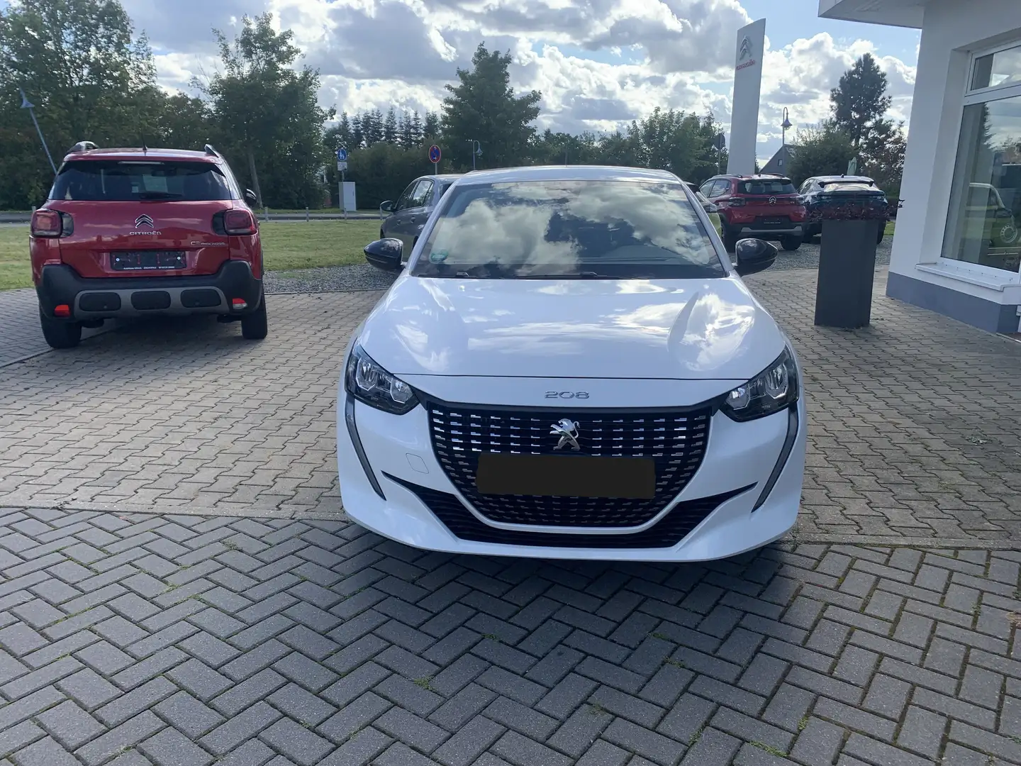 Peugeot 208 Allure PureTech 100 Weiß - 2