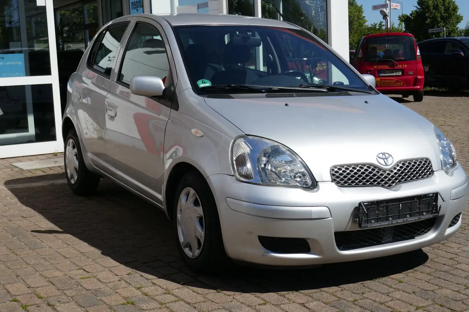 Toyota Yaris Toyota Yaris 1.3 Sol  Automatik + Klima Grau - 2