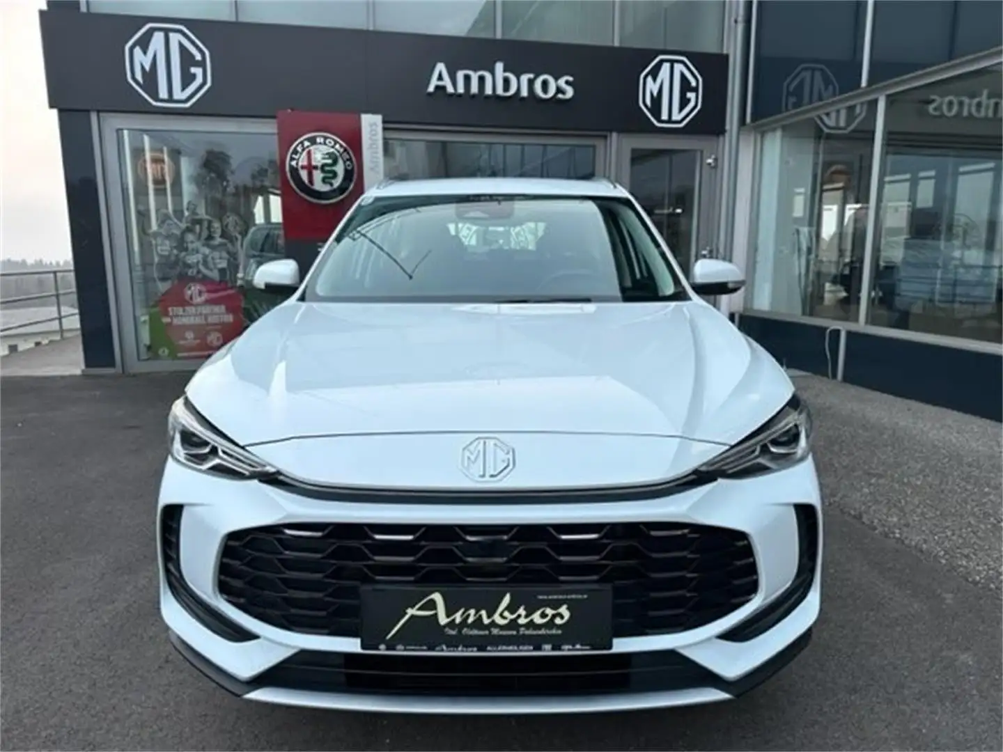 MG ZS 1,5 HEV Comfort Weiß - 2