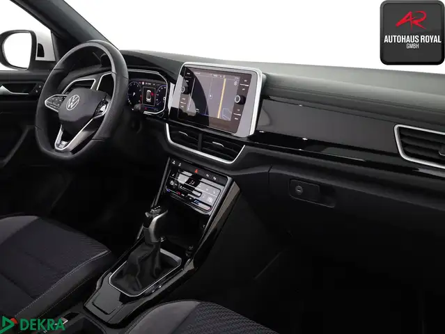 Volkswagen T-Roc view 12