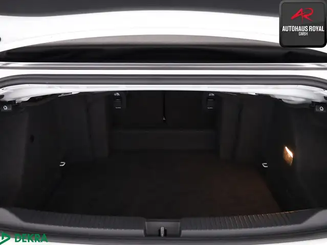 Volkswagen T-Roc view 15