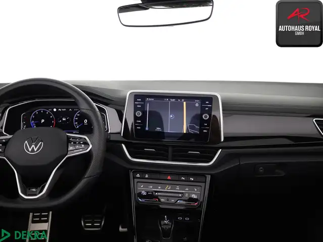 Volkswagen T-Roc view 11