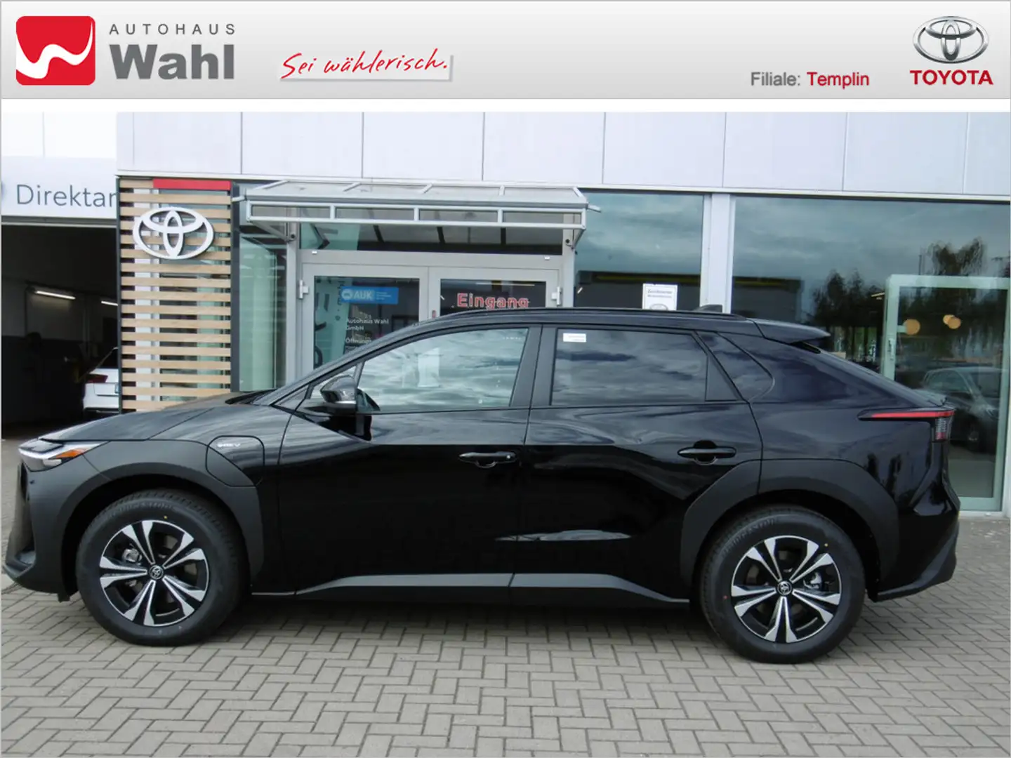 Toyota bZ4X AWD Teamplayer Schwarz - 2