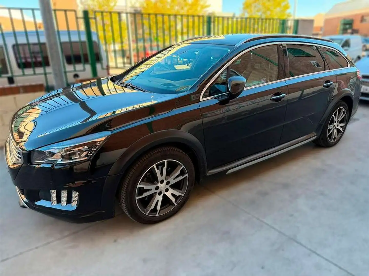 Peugeot 508 SW 2.0BlueHDI GT Aut. 180 Negro - 2