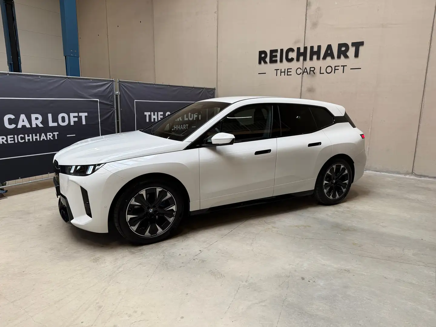BMW iX xDrive45 M SPORT - LEASINGAKTION Weiß - 2