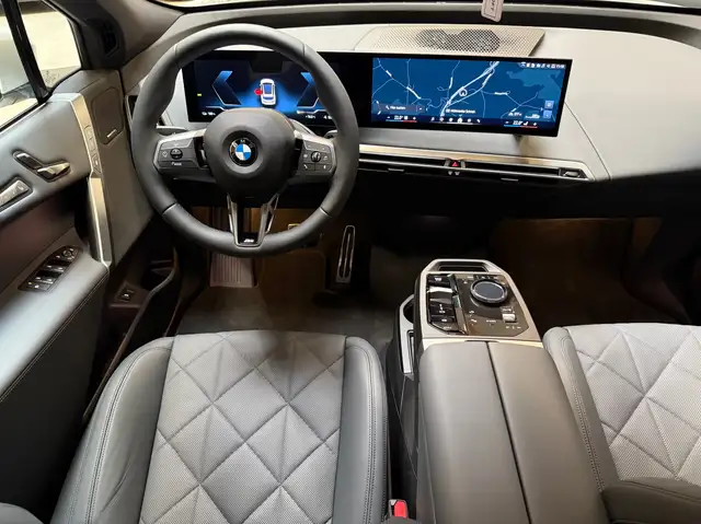 BMW Ix view 10