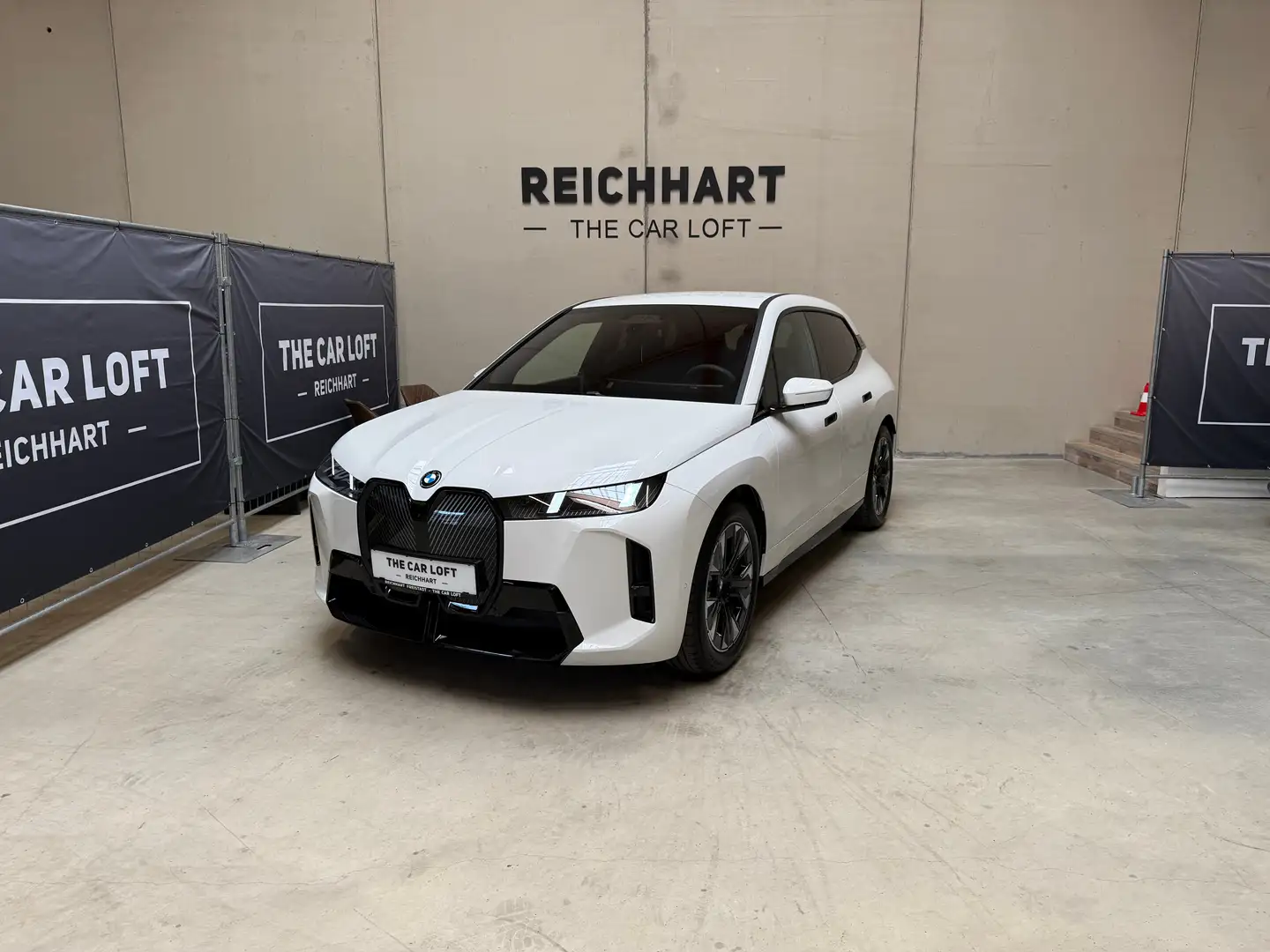 BMW iX xDrive45 M SPORT - LEASINGAKTION Weiß - 1
