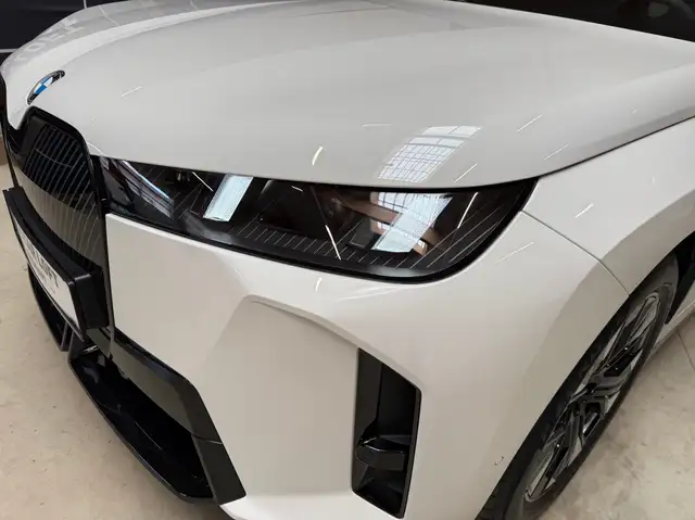 BMW Ix view 5