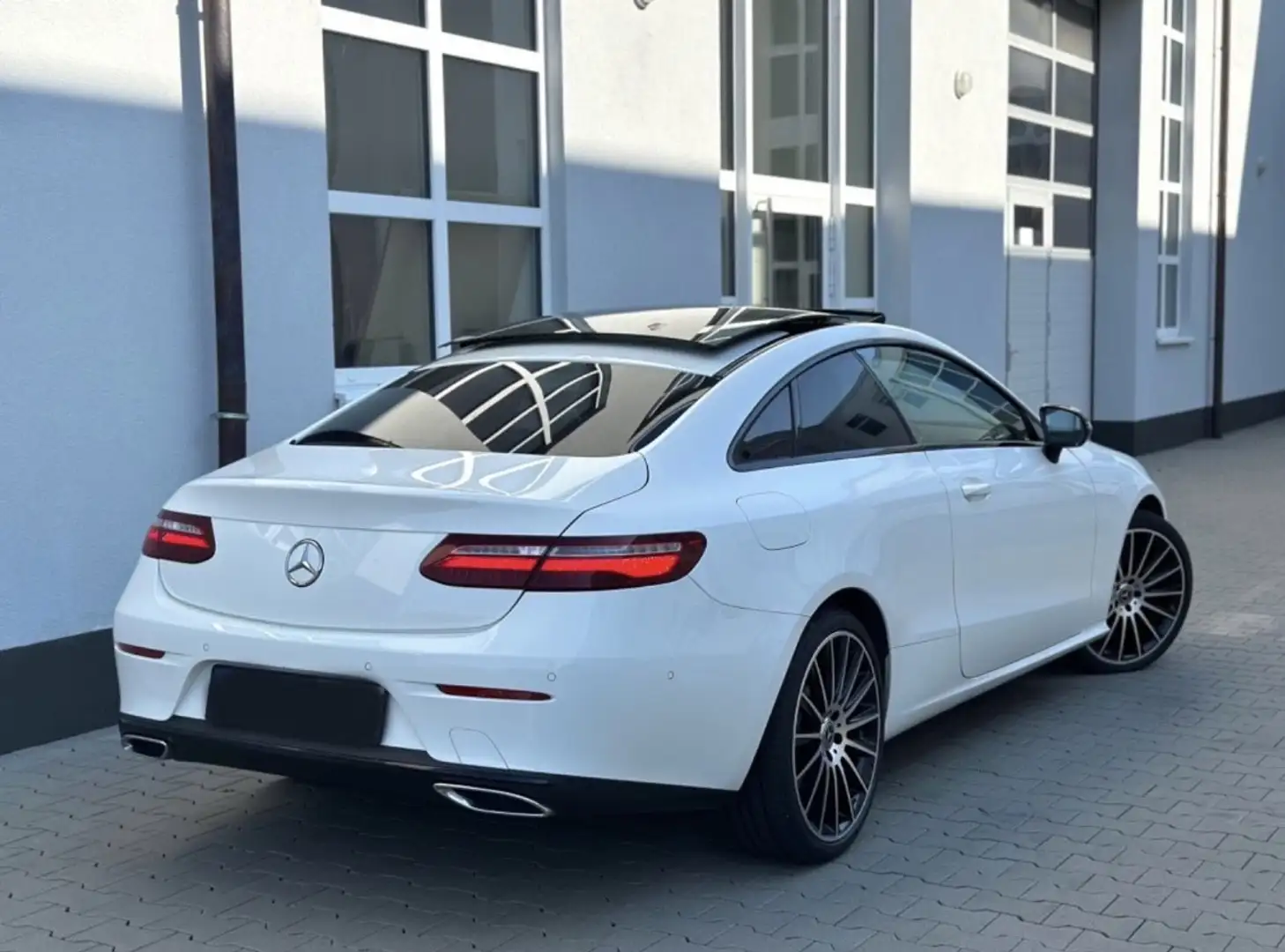 Mercedes-Benz E 220 - 1