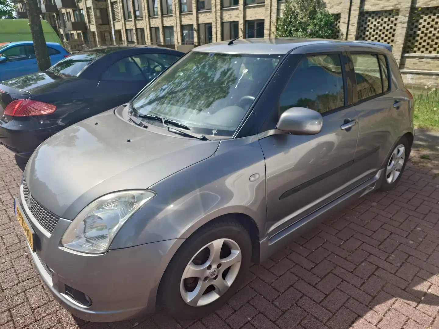 Suzuki Swift Grijs - 1
