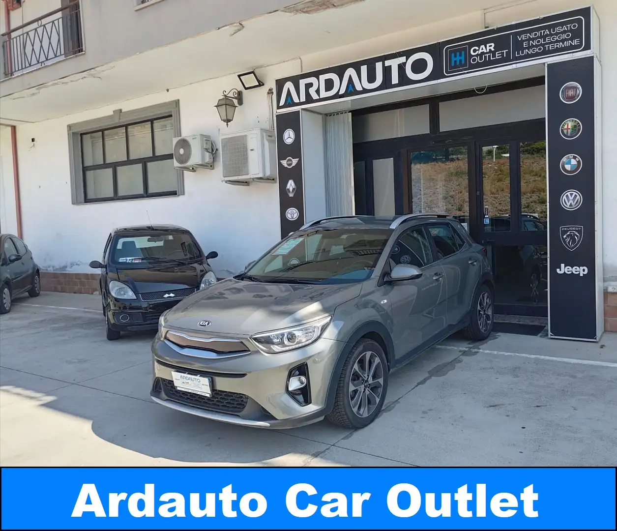 Kia Stonic Kia Stonic 1.6 CRDi 115 CV Energy Gris - 1