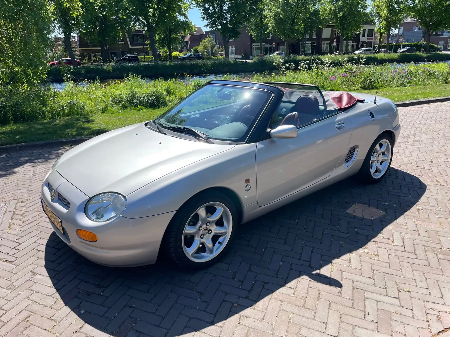MG MGF MGF 1.8i Argent - 1