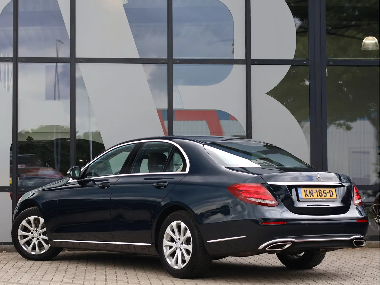 Mercedes-Benz E 200 Ambition *ACC*Lucht*Burmester*Cam* Groen - 2