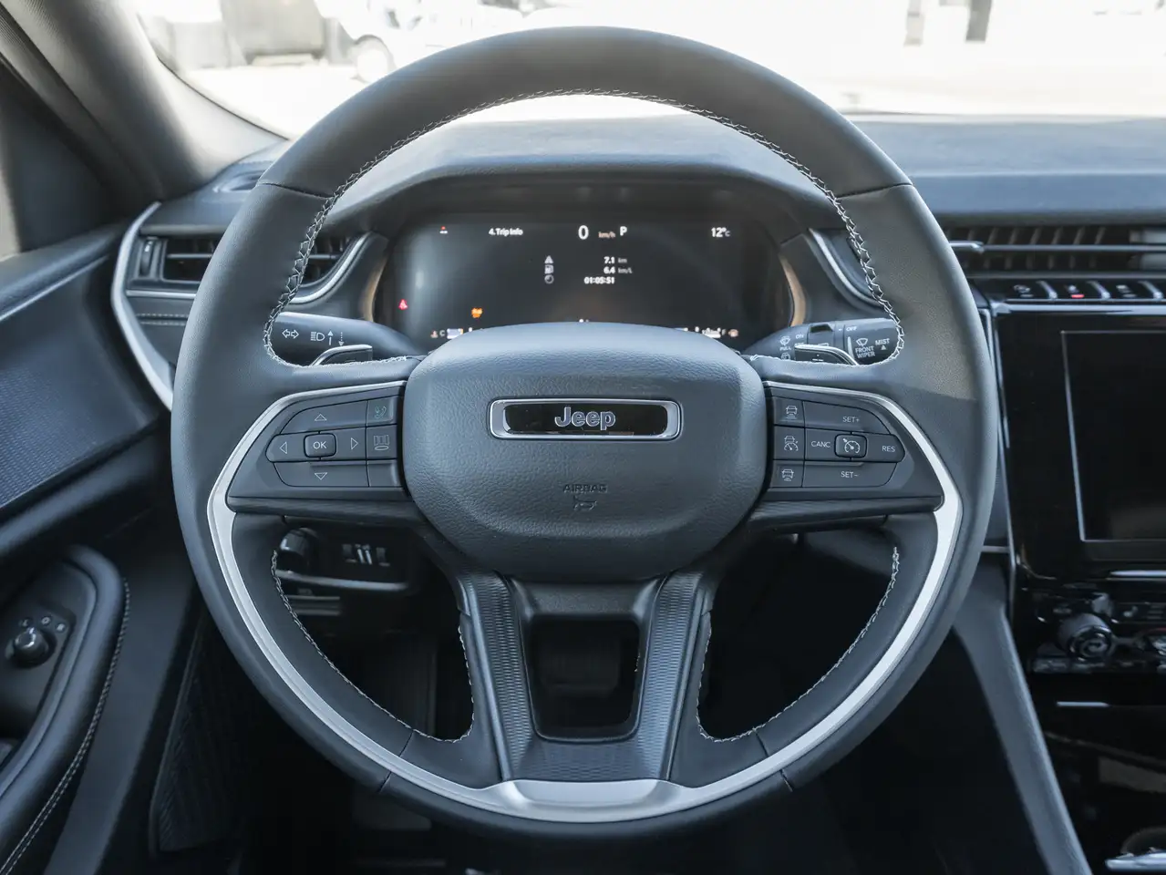 Jeep Grand Cherokee снимка Jeep Grand Cherokee