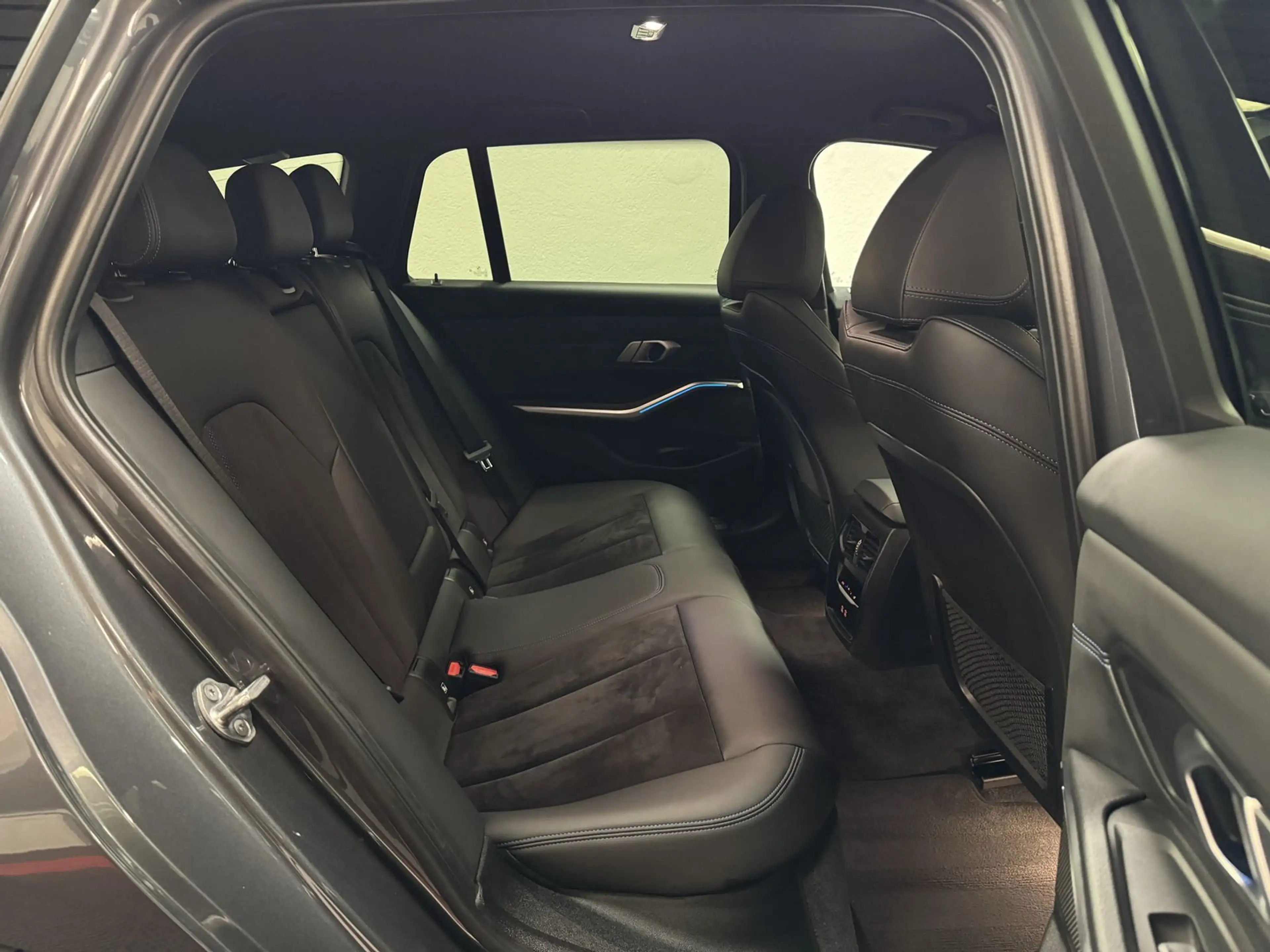 BMW 320 e M Sport*LED*KAMERA*ACC — photo 13