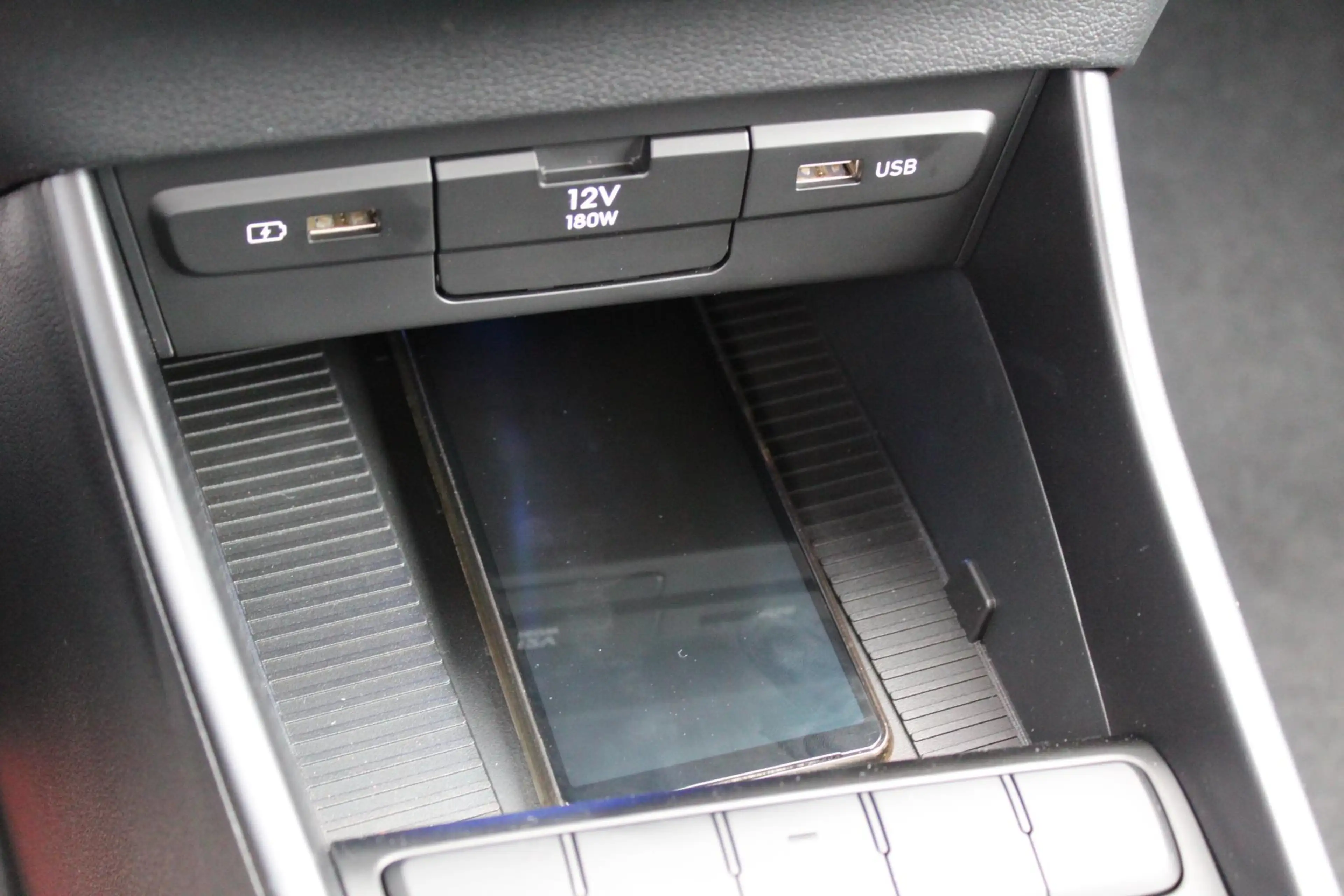 Hyundai BAYON 1.0 T-GDI Comfort / Navigatie middels Apple Carpla — photo 25