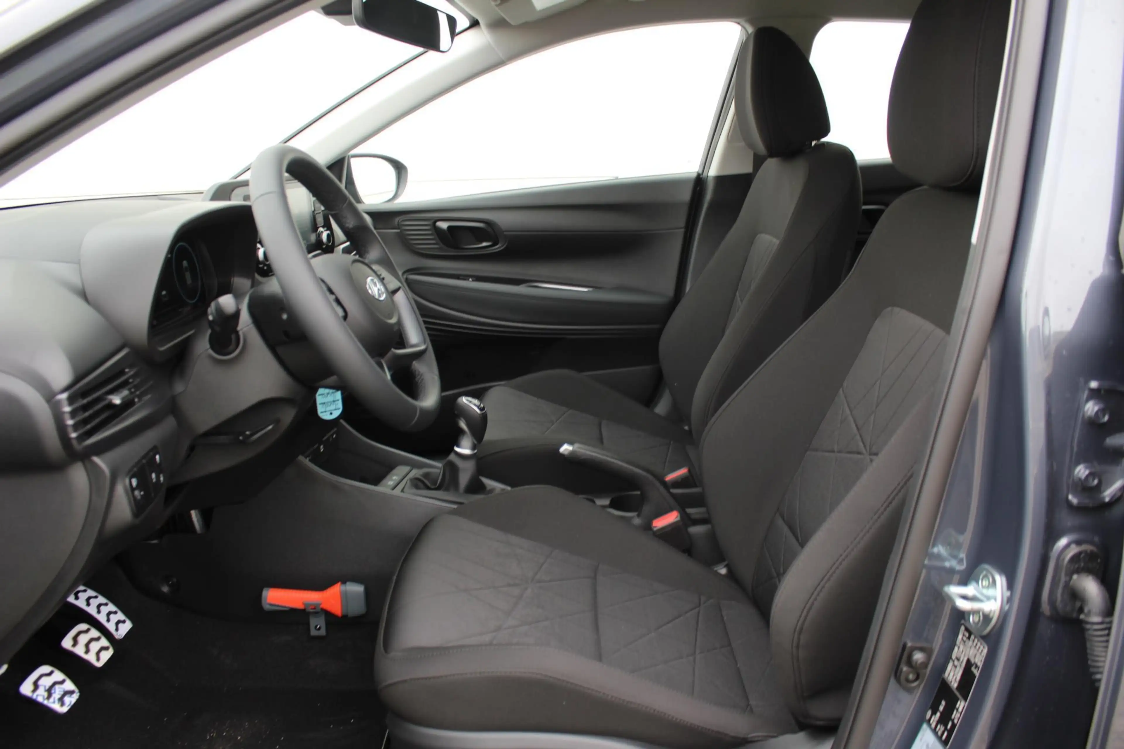 Hyundai BAYON 1.0 T-GDI Comfort / Navigatie middels Apple Carpla — photo 17