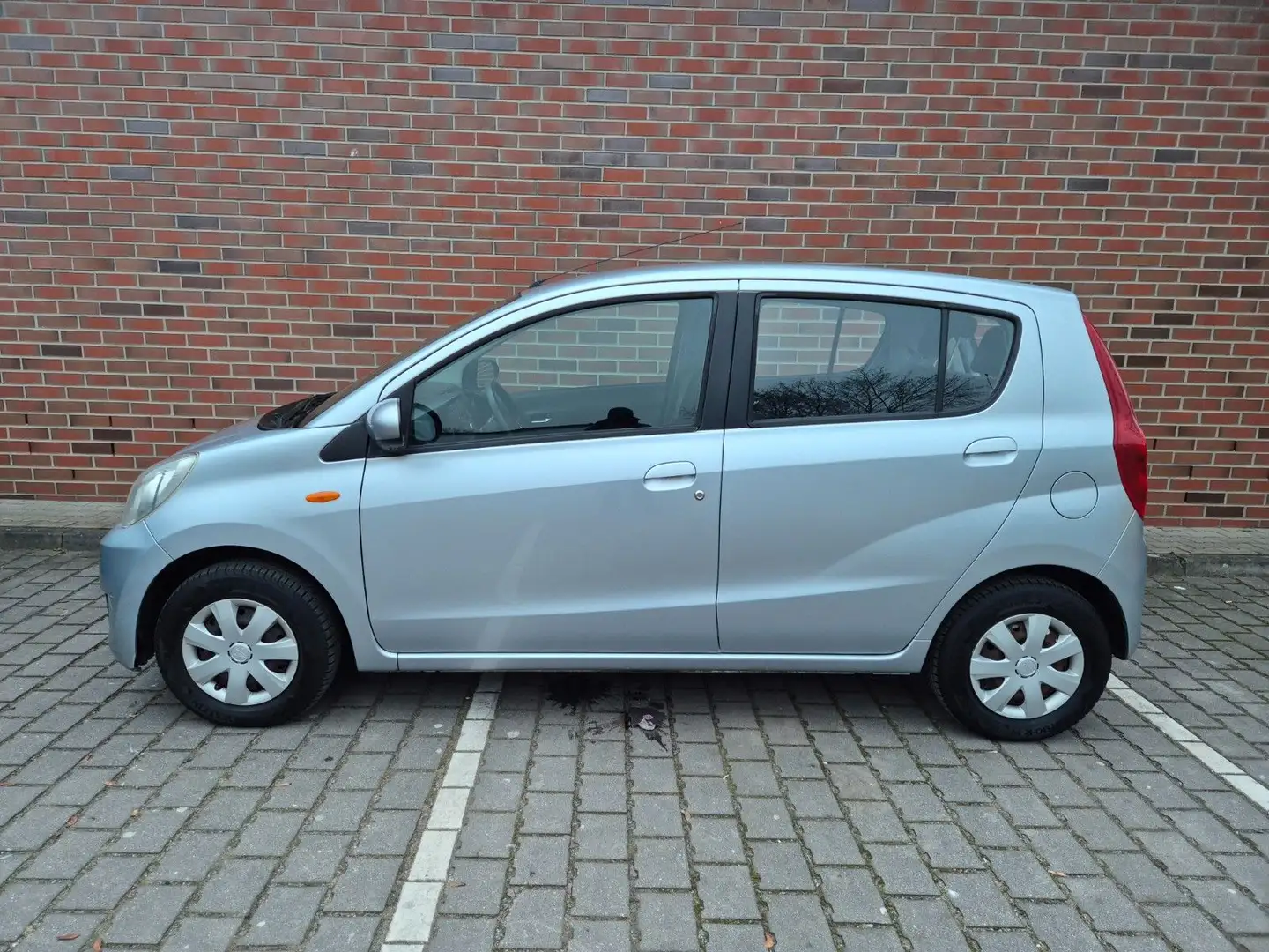 Daihatsu Cuore 1.0 Top - KLIMA - eFENSTER- ZV - TÜV NEU - Silber - 2