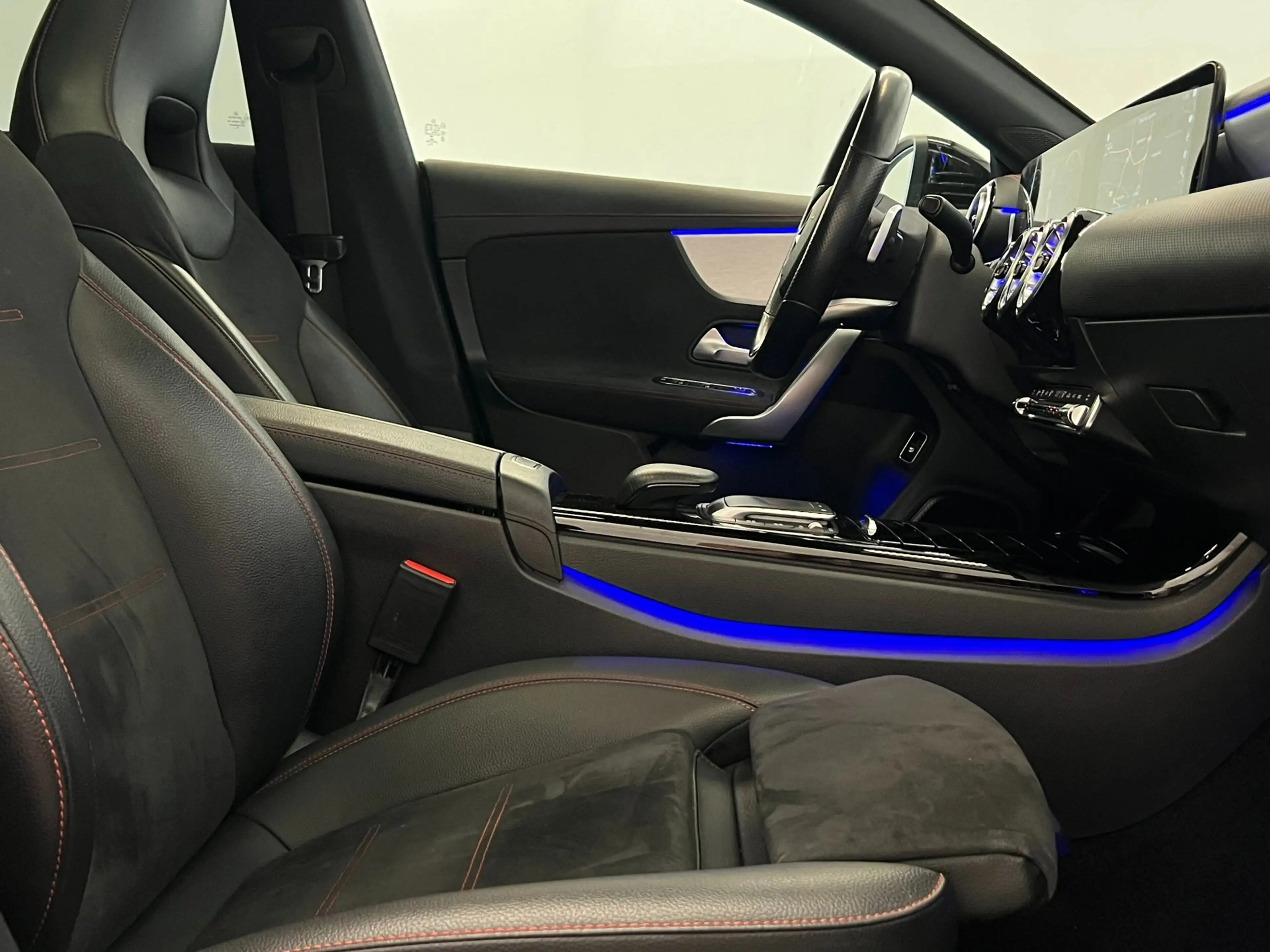 Mercedes-Benz CLA 200 Shooting Brake / AMG / Pano / NL-auto / Memory — photo 7