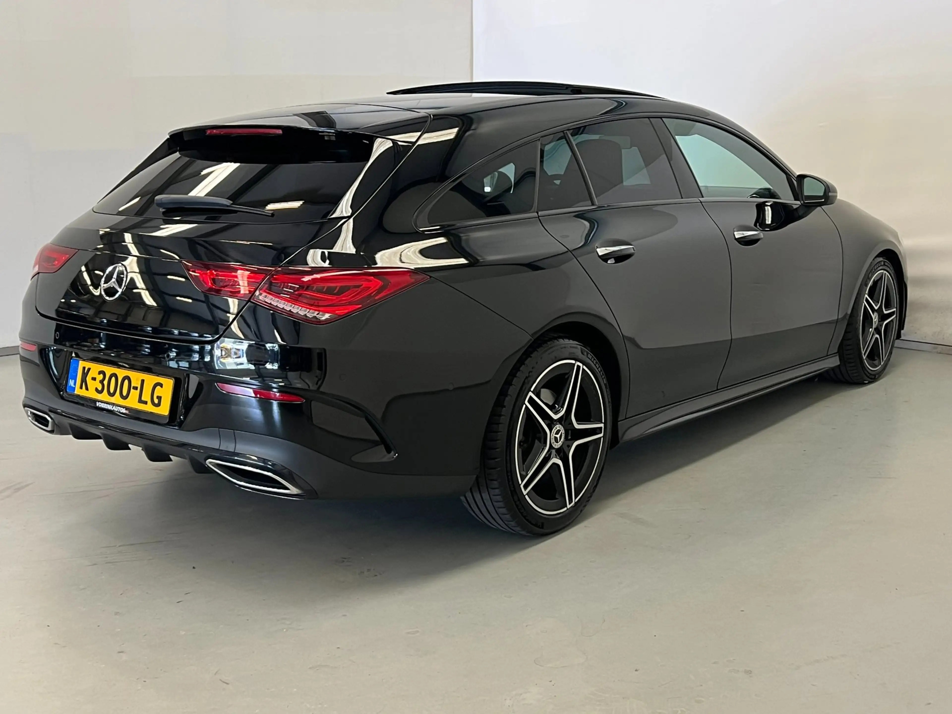 Mercedes-Benz CLA 200 Shooting Brake / AMG / Pano / NL-auto / Memory — photo 5