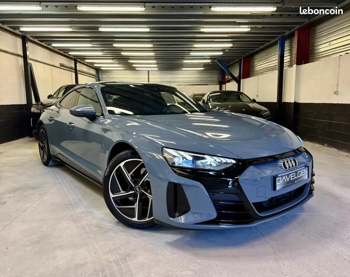 Audi e-tron GT 476 ch Quattro 1e main Origine FR Grijs - 1