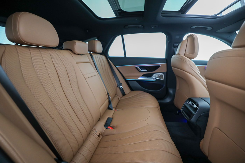 Mercedes-Benz E 300 de 4MATIC T-Modell All-Terrain mit EQ Hybrid Night — photo 16